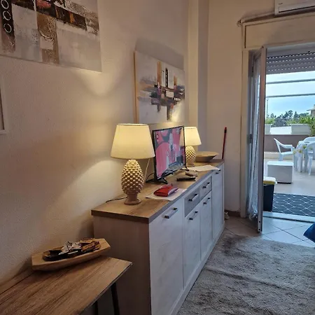 Elena House Apartment *